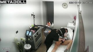 Fat pornstar gets an orgasm during hair removal in Welsh hair salon