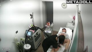 Fat pornstar gets an orgasm during hair removal in Welsh hair salon
