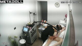 Tanned Norwegian brunette mother waxing pussy in beauty spa