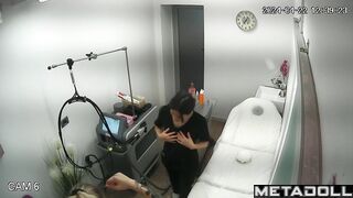 New Zealander belly dancer finally showed her beautiful pussy in the wax salon