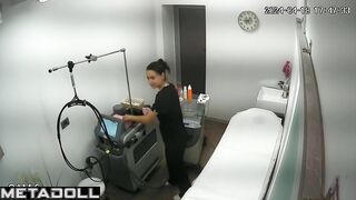 Turkish Gogo dancer finally showed her fit pussy pussy in the beauty spa