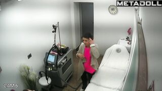 Innocent Canadian redhead fancy woman waxing pussy in beauty salon