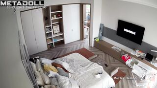 American blonde Milf gets fucked to orgasm