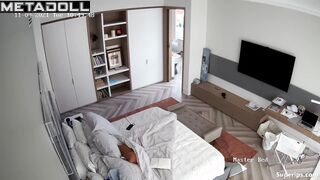 Gorgeous blonde milf is fucked to orgasm