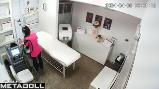 Turkish teacher finally showed her wet pussy in the beauty spa