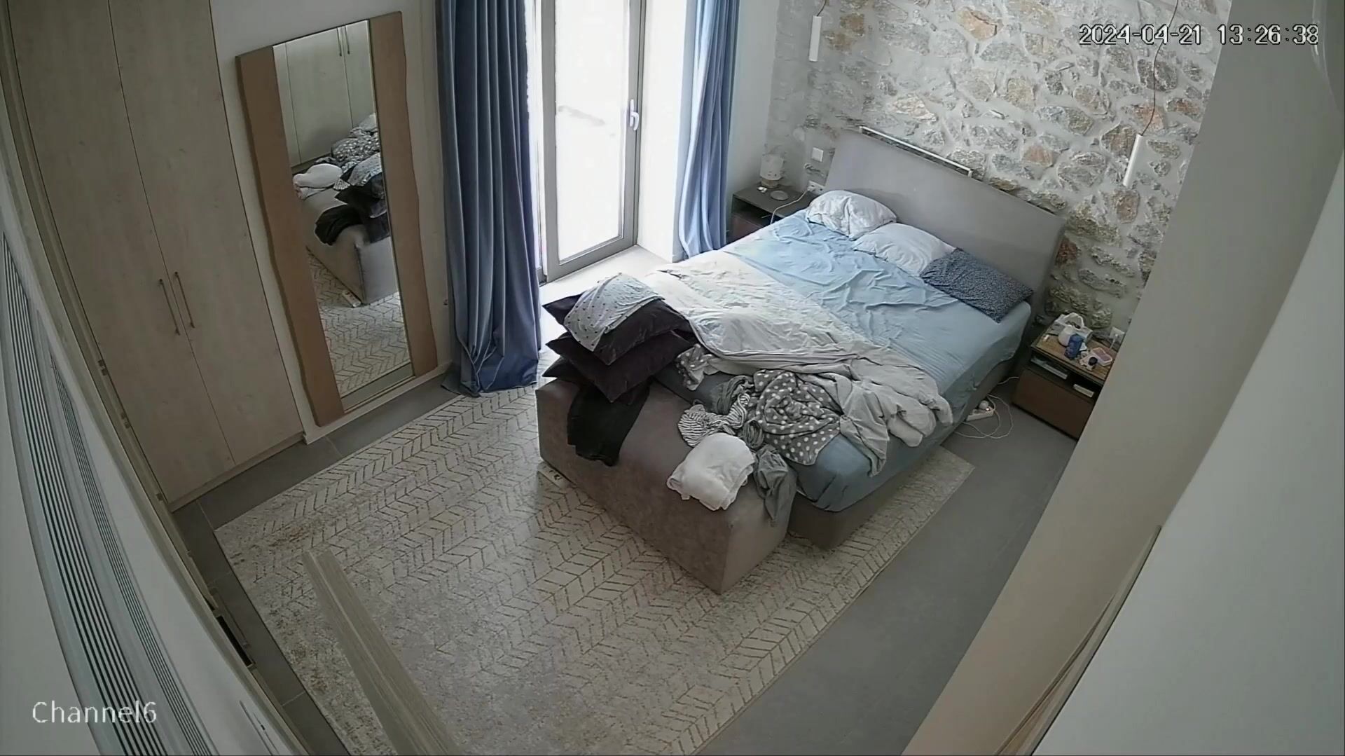 Amateur Bedroom Fuck - Amazing amateur Australian couple fuck wildly in their bed hidden IP cam -  Metadoll Cool Porn Leaks
