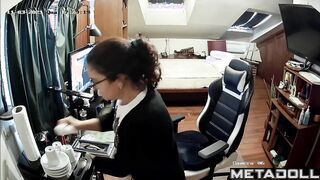 ﻿American nerdy woman fucks by video call