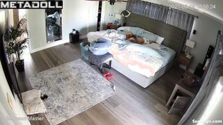 Gorgeous pregnant girl receives oral sex