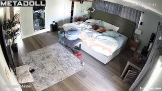Gorgeous pregnant girl receives oral sex