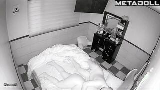 Single American blonde mother gets an anal sex spy cam record