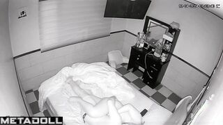 Single American blonde mother gets an anal sex spy cam record