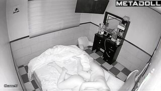 Single American blonde mother gets an anal sex spy cam record
