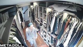 Daily routine of Romanian brunette porn model before watching porn live stream