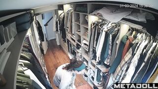 Daily routine of Romanian brunette porn model before watching porn live stream