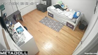 Teenage girl shows her tits on a video call