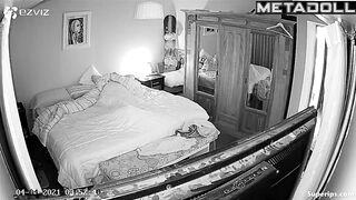 Old Latin couple fucks in their bed
