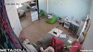 American brunette girl masturbates