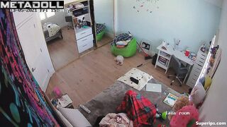 American brunette girl masturbates