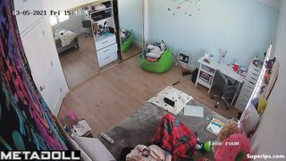 American brunette girl masturbates