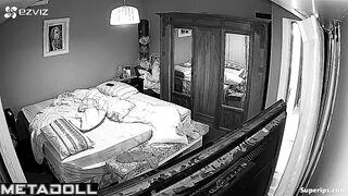Chubby Latina masturbates in her bed