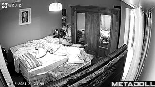 Chubby Latina masturbates in her bed