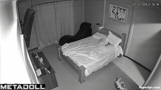 Brazilian milf woman receives oral sex