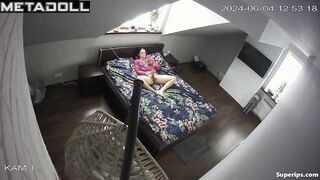 Nerdy college girl masturbates on her bed