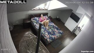Nerdy college girl masturbates on her bed