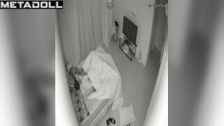 Real married couple fuck in the living room