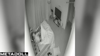 Real married couple fuck in the living room