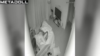 Real married couple fuck in the living room