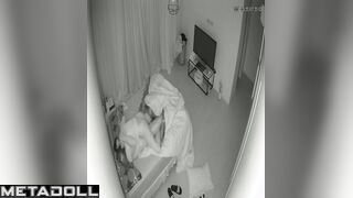 Real married couple fuck in the living room