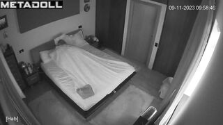 My friend's amazing parents fuck in their bed wildly live HD