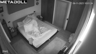 My friend's amazing parents fuck in their bed wildly live HD
