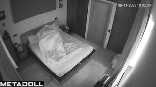 My friend's amazing parents fuck in their bed wildly live HD