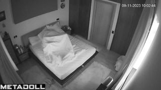 My friend's amazing parents fuck in their bed wildly live HD