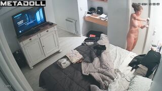 Daily routine of Estonian brunette MILF before masturbating live stream