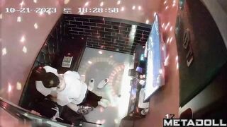 Korean teenage couple has sex in a karaoke
