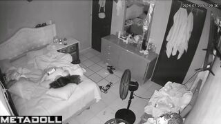 Mature brunette wife rubs her pussy online