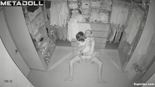 Horny pregnant woman gets fucked