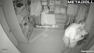 Horny pregnant woman gets fucked