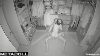 Horny pregnant woman gets fucked