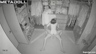 Horny pregnant woman gets fucked