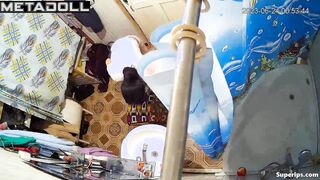 Arab woman puts a banana in her pussy