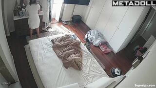 French Milf masturbates her fat pussy