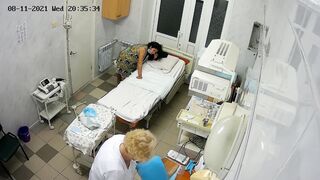 Vaginal exam women in maternity hospital 12
