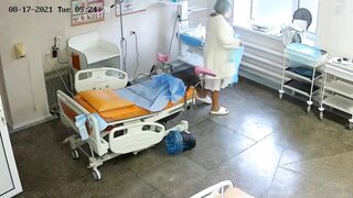 Vaginal exam women in maternity hospital 14