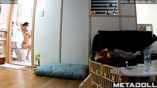 Korean girl’s bathroom routine