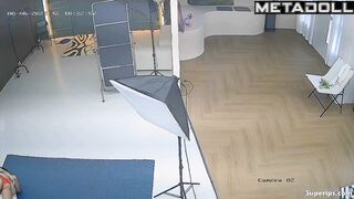 Korean photographer gropes a model girl
