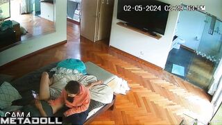 Stepdaughter gives her old dad a handjob